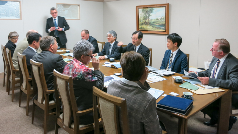 宮川研究科長、縄田副研究科長、飯島由多加