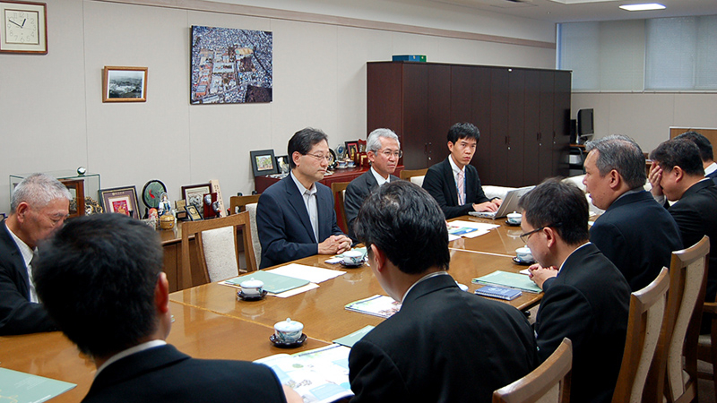 Nat Virayos チェンマイ大学工学部長,宮川恒,近藤直,飯島由多加